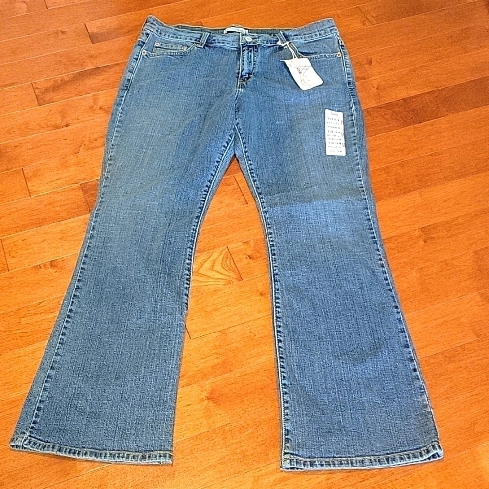 LEVIS NWT Bootcut 515 Stretch Jeans Light Wash Sz 14 - Picture 2 of 6